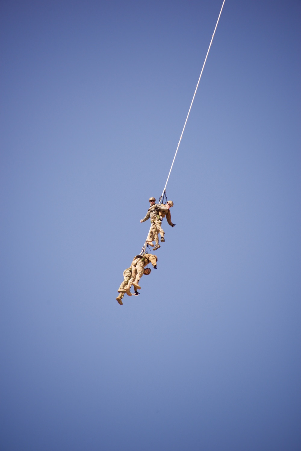 Fast roping, rappelling, and special purpose insertion and extraction practice