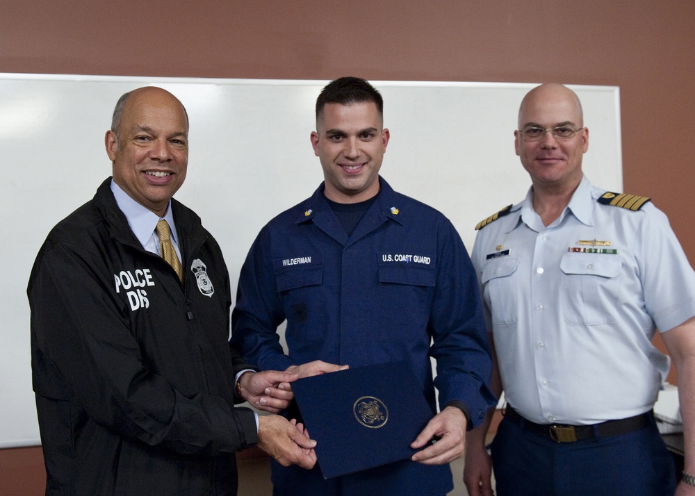 Secretary Johnson visits USCG Sector Ohio Valley