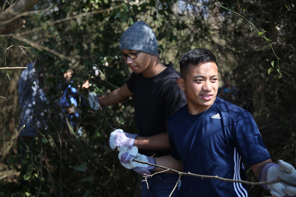 Marines help restore forgotten cemetery