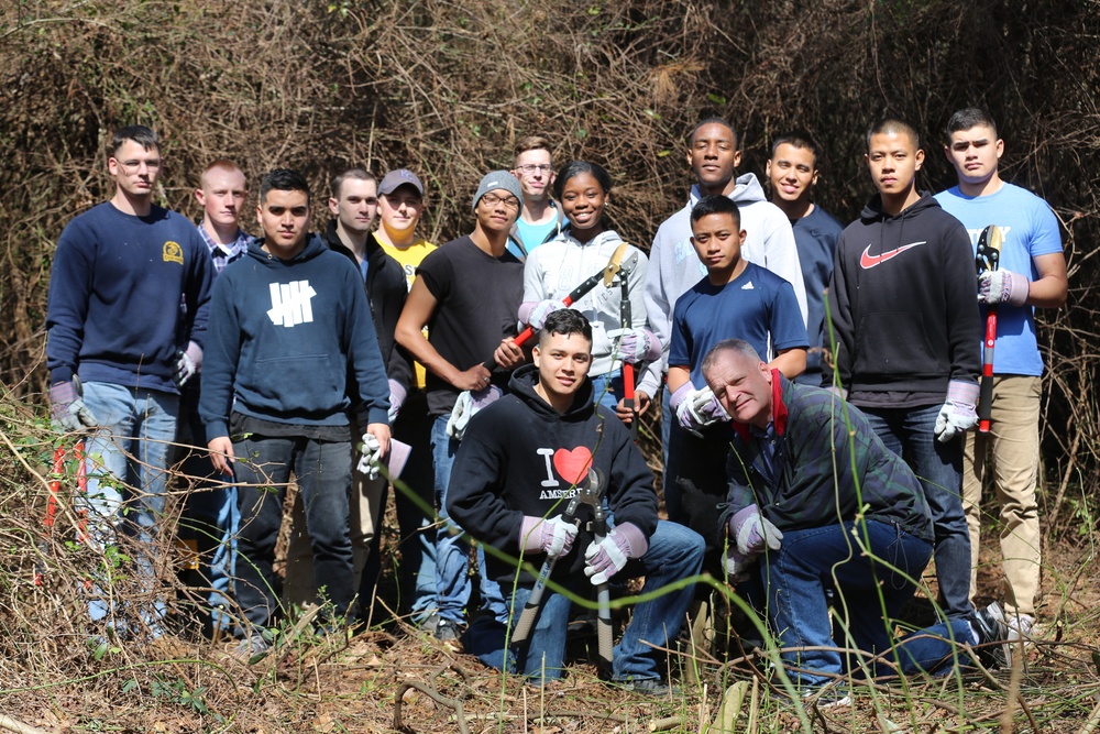 Marines help restore forgotten cemetery Marines help restore forgotten cemetery