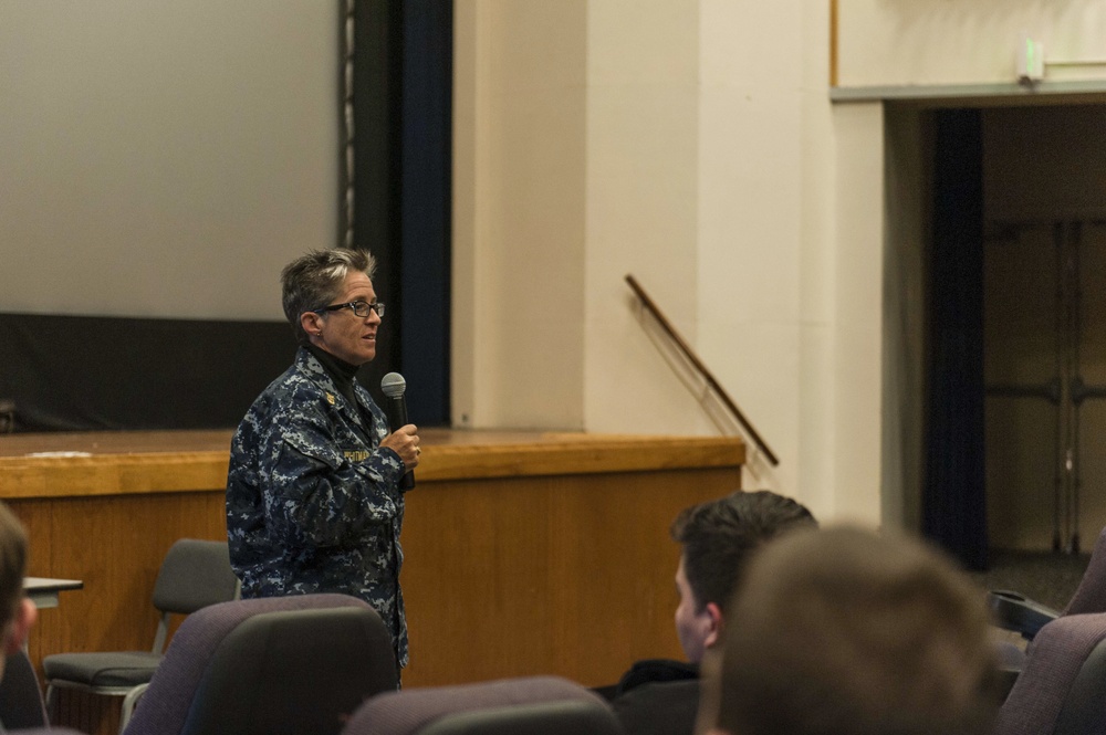 USPACFLT Master Chief visits NASWI
