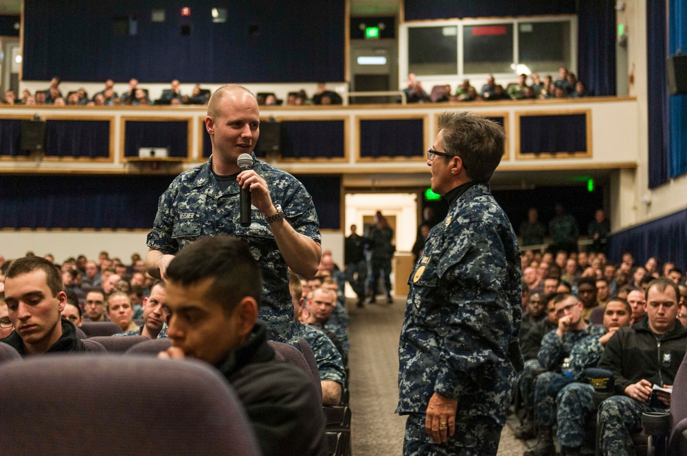 USPACFLT Master Chief visits NASWI