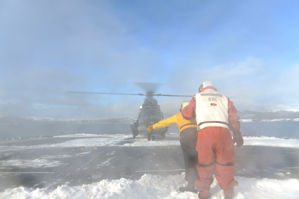 USS Fort McHenry operations