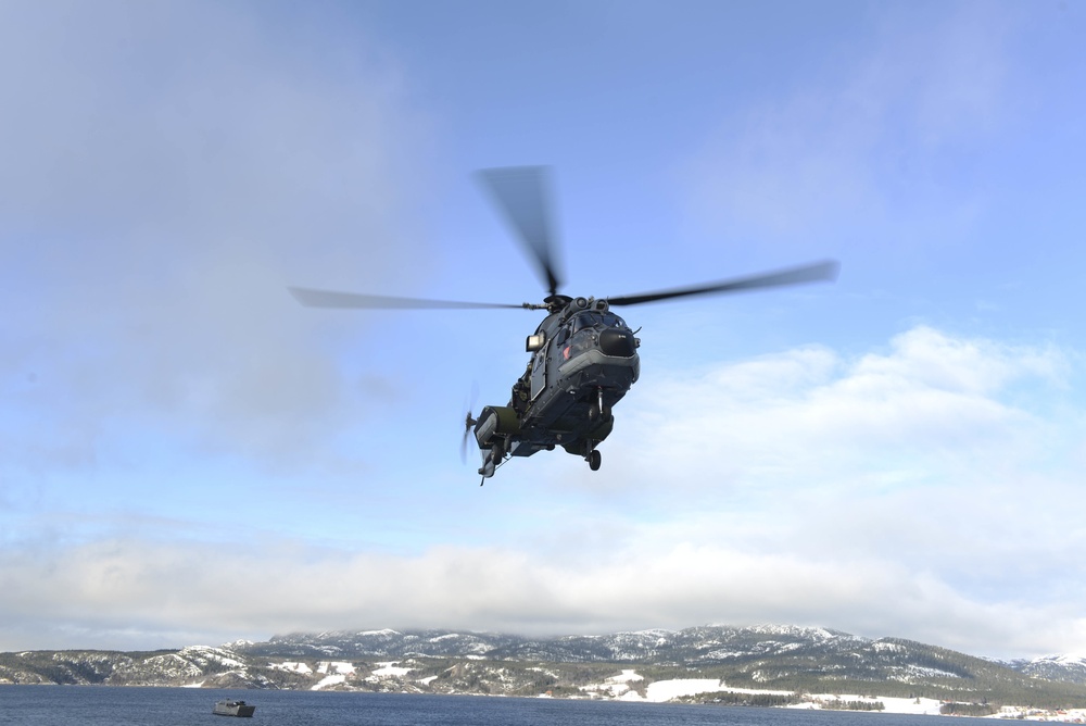 USS Fort McHenry operations