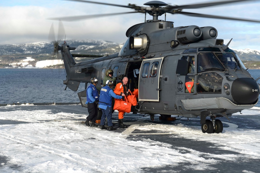 USS Fort McHenry operations