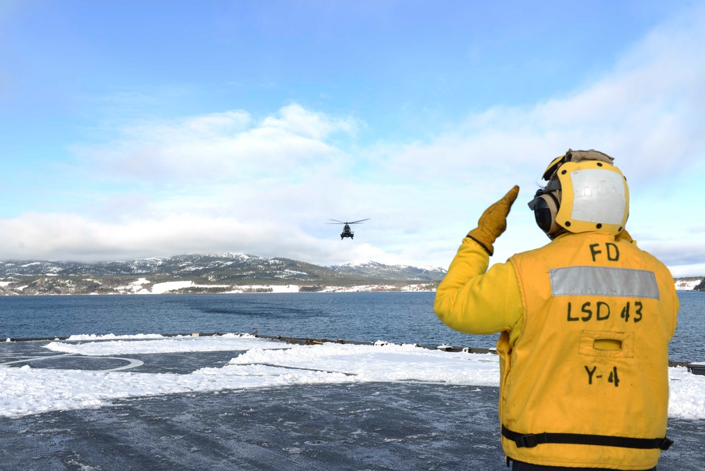 USS Fort McHenry operations