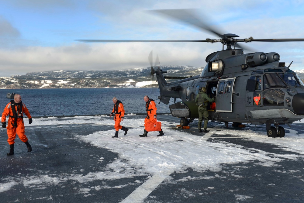 USS Fort McHenry operations