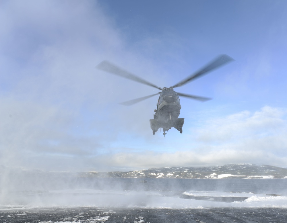 USS Fort McHenry operations