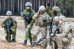 US, Lithuanians conduct assault on airfield
