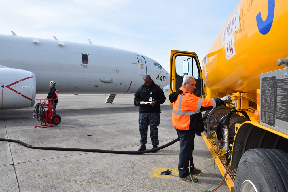 NAVSUP FLC Sigonella refuels P-8A Poseidon