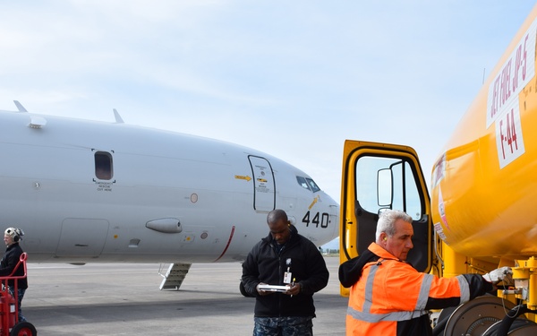 NAVSUP FLC Sigonella refuels P-8A Poseidon