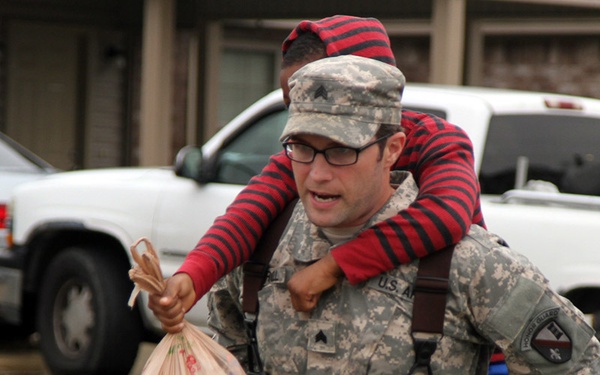 La. Guardsmen continue 24-hour rescues, flood operations
