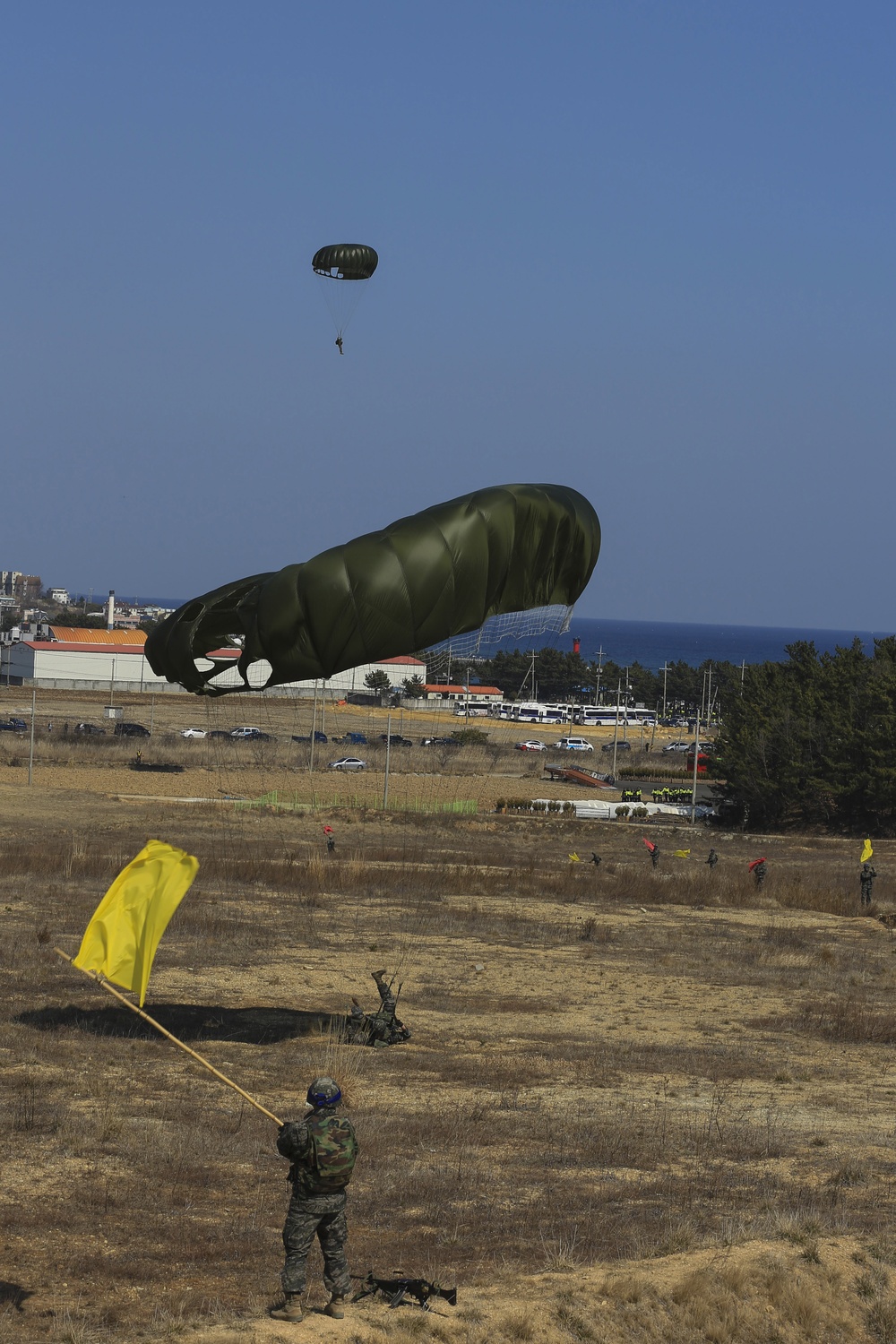 Paratroopers Land