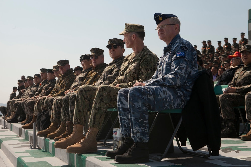 Combined Force Leaders Observe Amphibious Landing