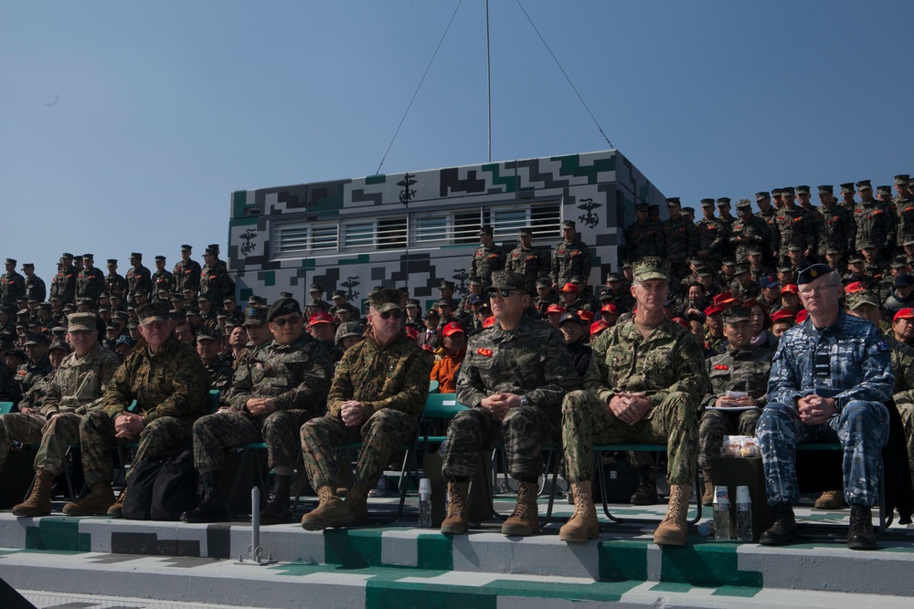 Combined Force Leaders Observe Amphibious Landing