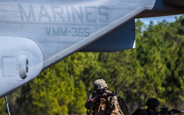 2nd CEB, VMM-365 conducts CASEVAC exercise