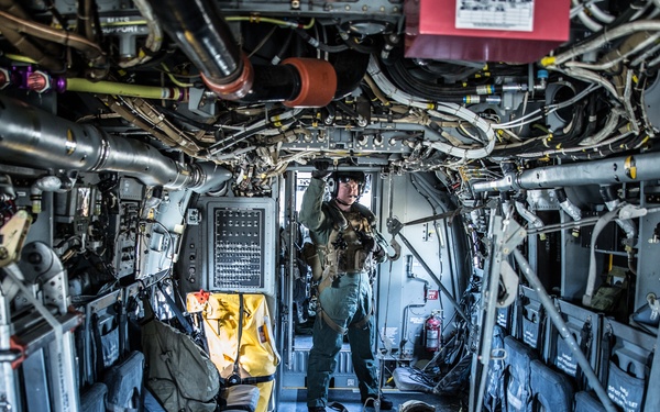 2nd CEB, VMM-365 conducts CASEVAC exercise