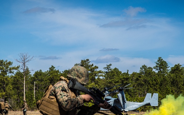 2nd CEB, VMM-365 conducts CASEVAC exercise