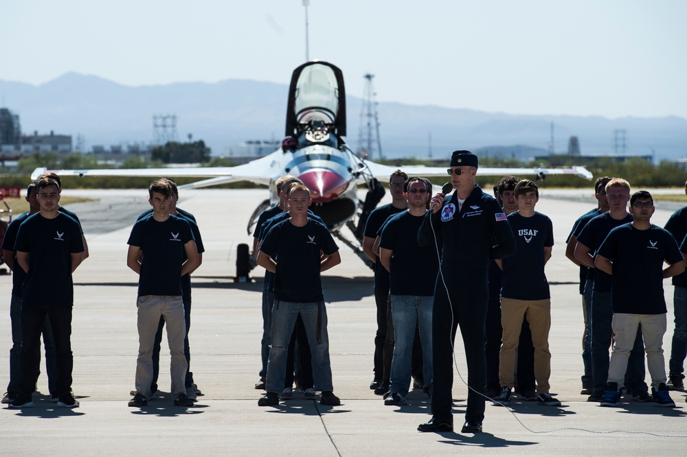 Thunderbirds perform at Thunder and Lightning Over Arizona