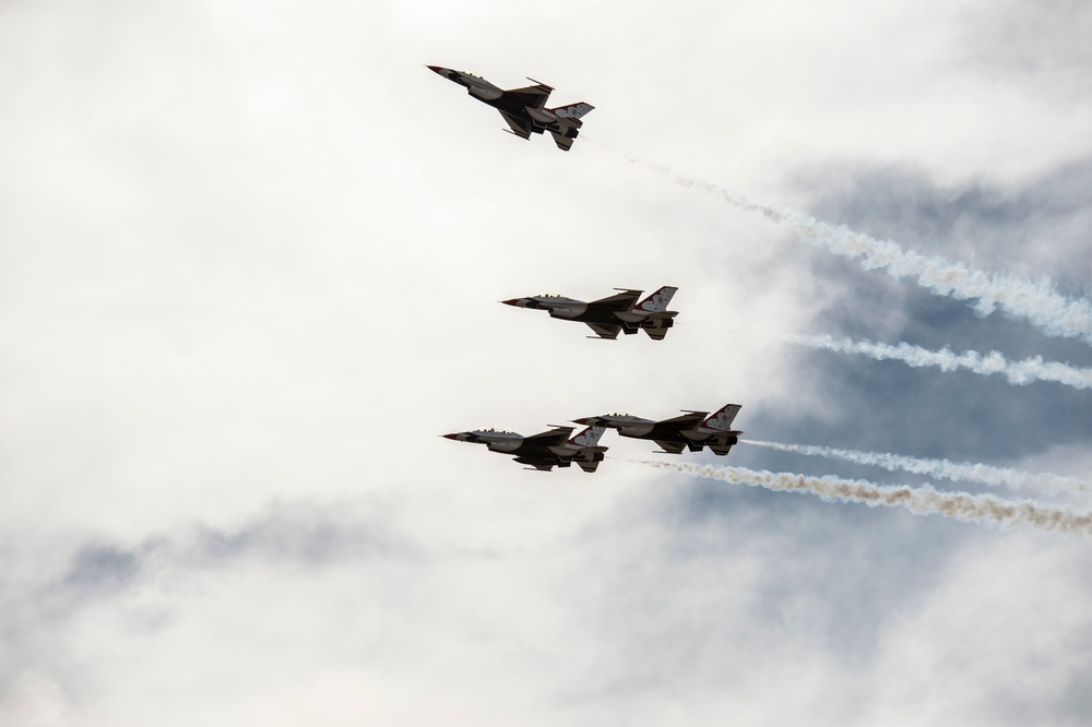 Thunderbirds perform at Davis Monthan Air Force Base