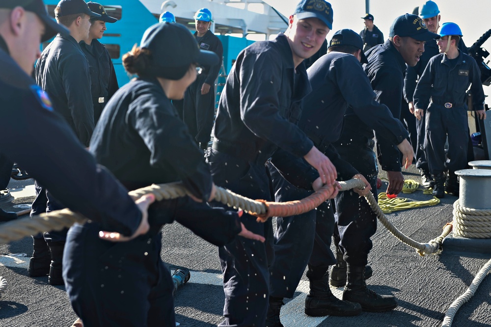USS Carney (DDG 64) departs Palma De Mallorca