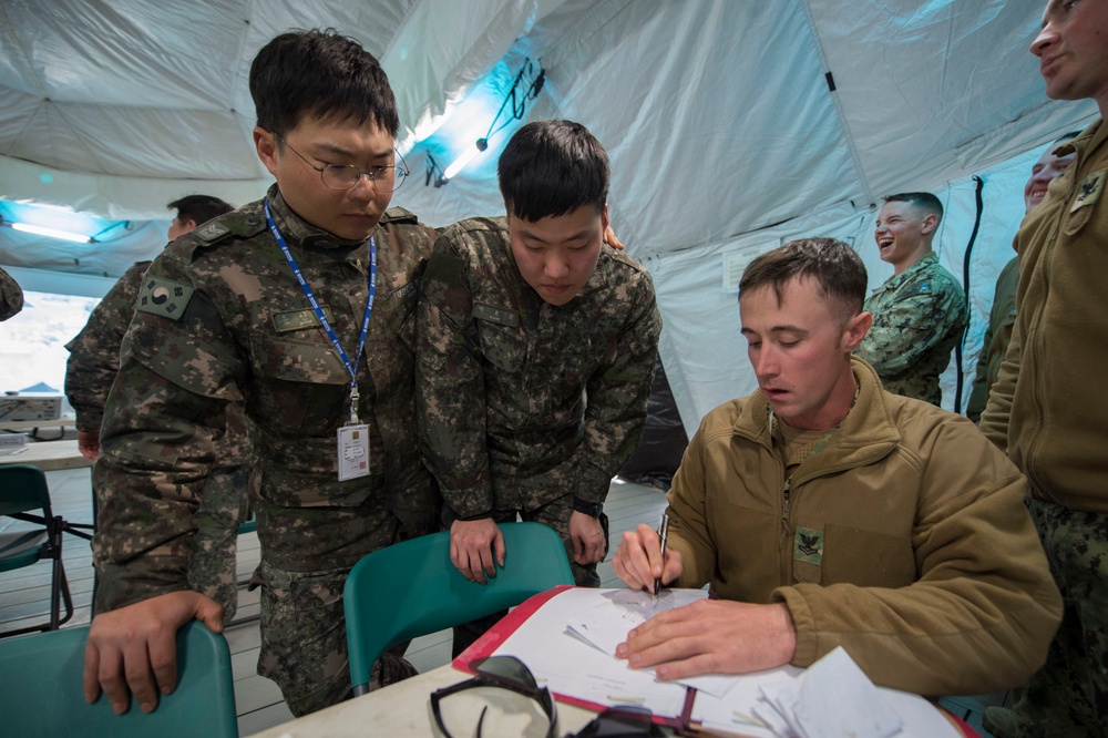 US and ROK leadership tour Joint Foal Eagle construction