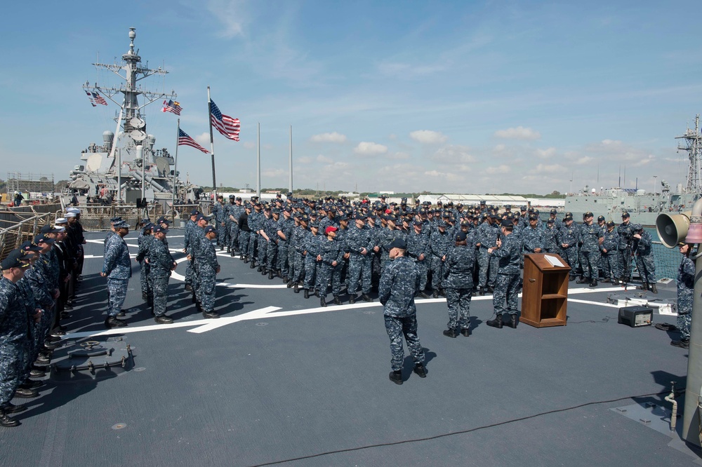 Commander, US Naval Forces Europe-Africa, speaks to crew aboard USS Porter