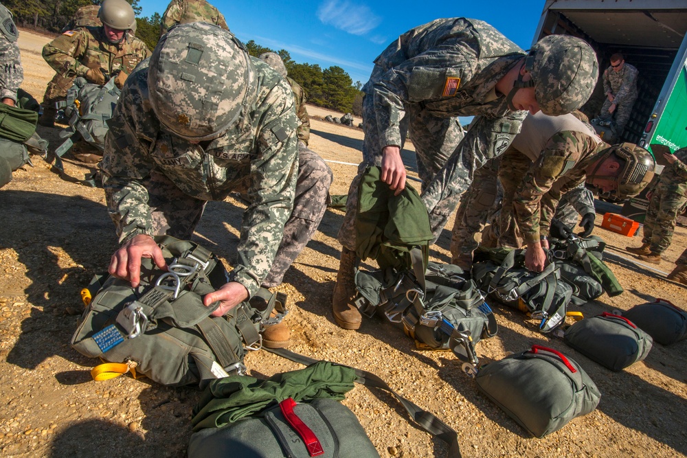 Joint Guard Reserve airborne operations training