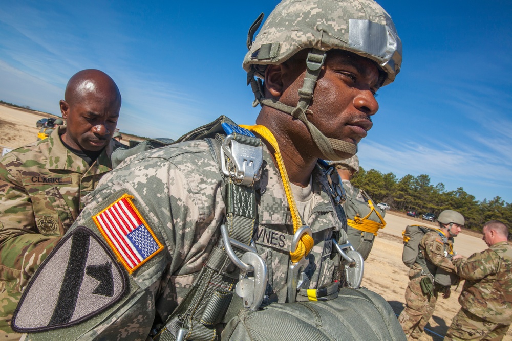 Joint Guard Reserve airborne operations training