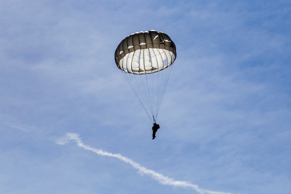 Joint Guard Reserve airborne operations training