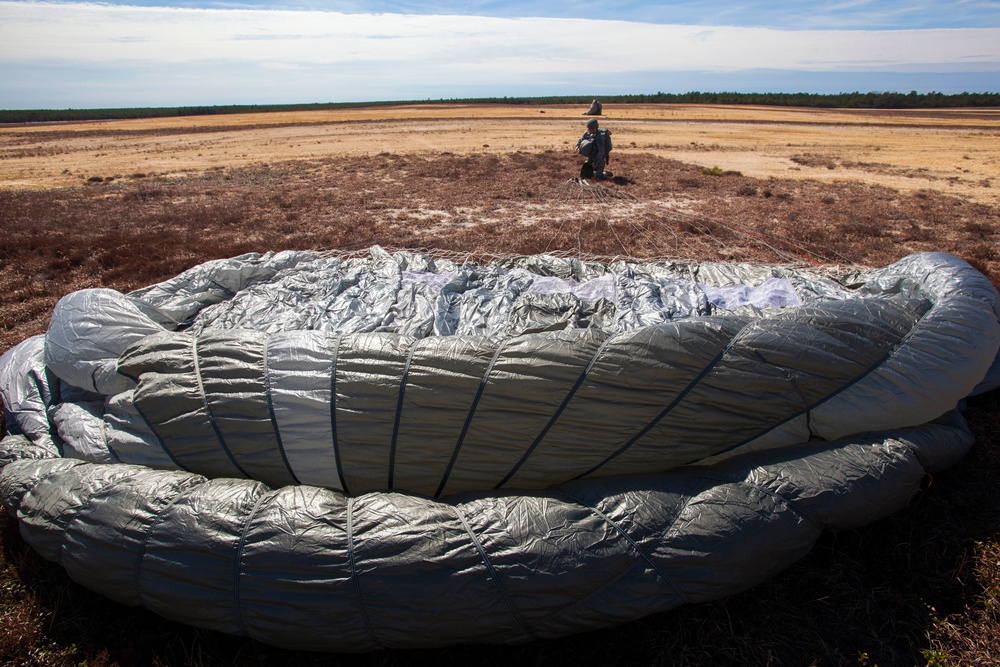 Joint Guard Reserve airborne operations training