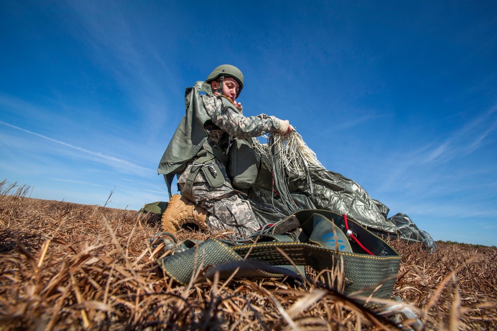 Joint Guard Reserve airborne operations training