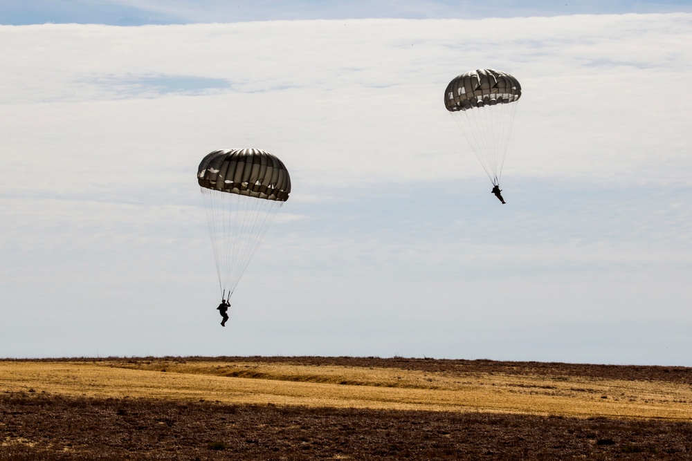 Joint Guard Reserve airborne operations training