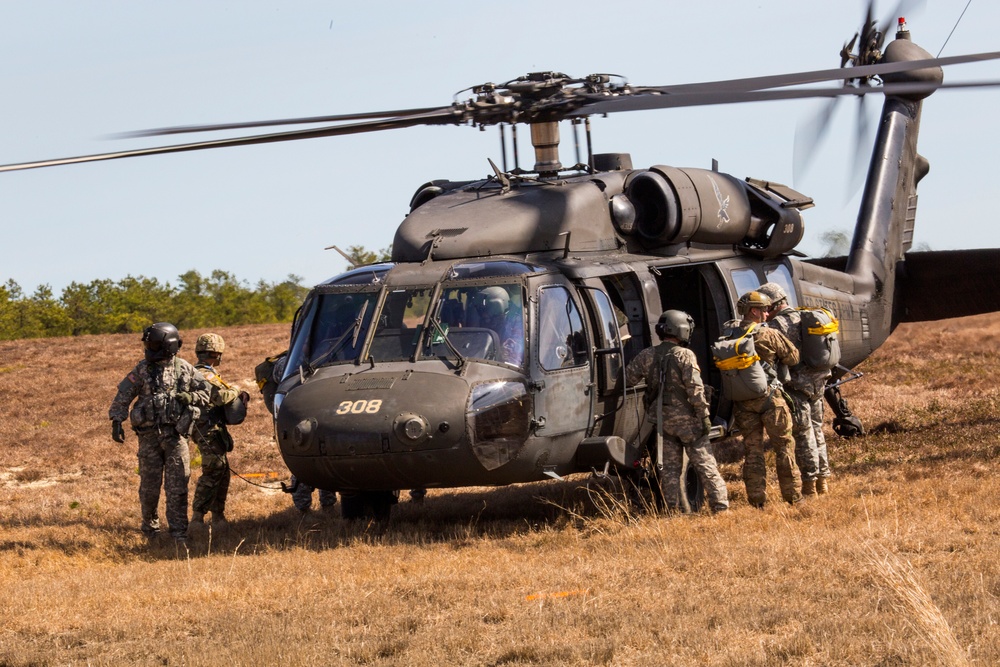 Joint Guard Reserve airborne operations training