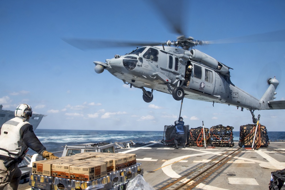 DVIDS - Images - Vertical replenishment at sea [Image 2 of 2]