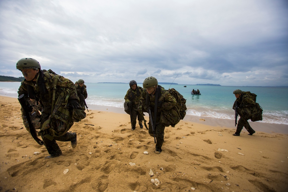 Marine, Japanese Forces Team Up For Amphibious Training