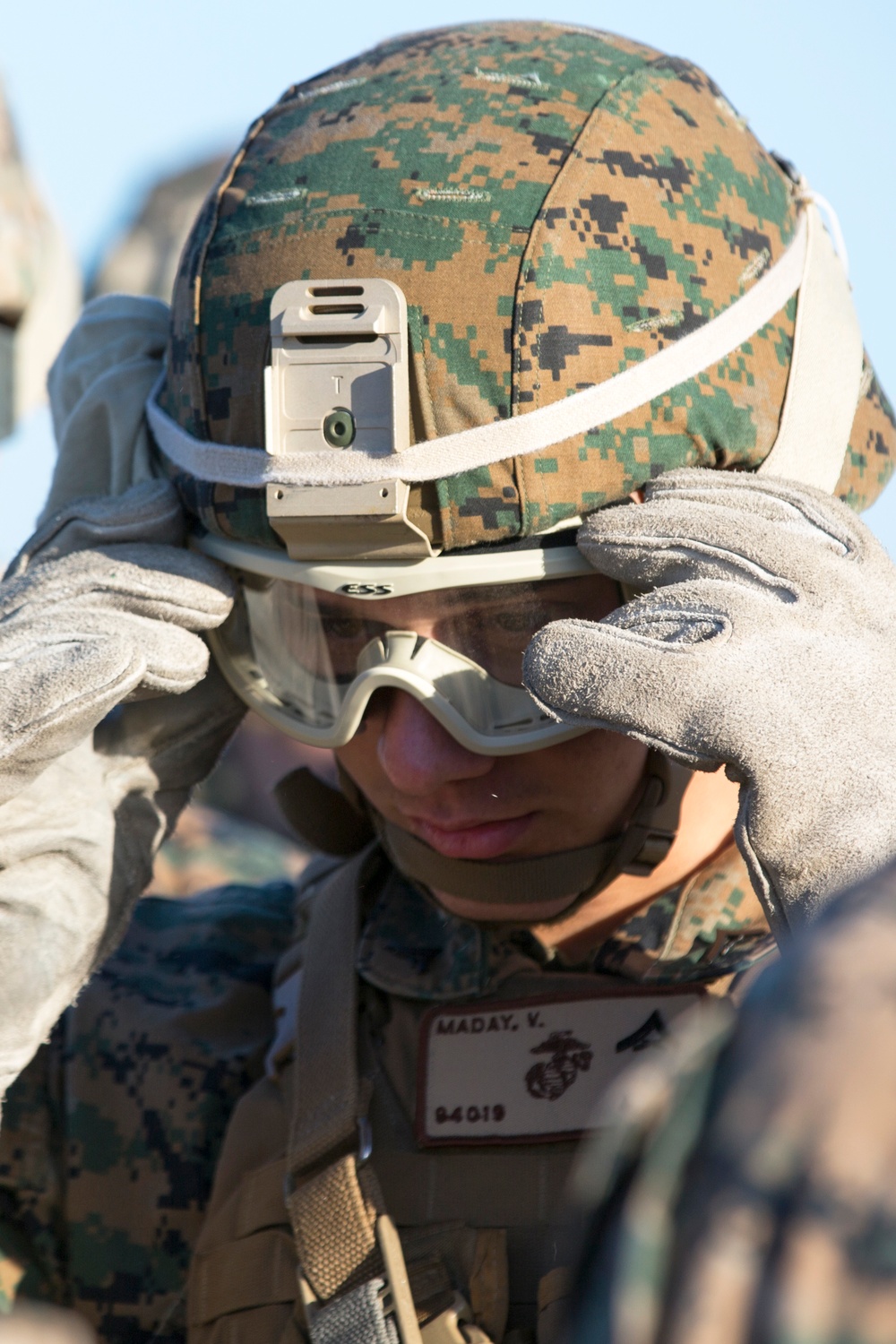 SPMAGTF-CR-AF Marines hone fast rope skills