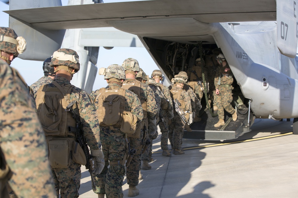 SPMAGTF-CR-AF Marines hone fast rope skills