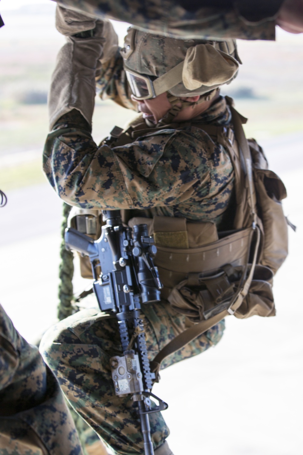 SPMAGTF-CR-AF Marines hone fast rope skills