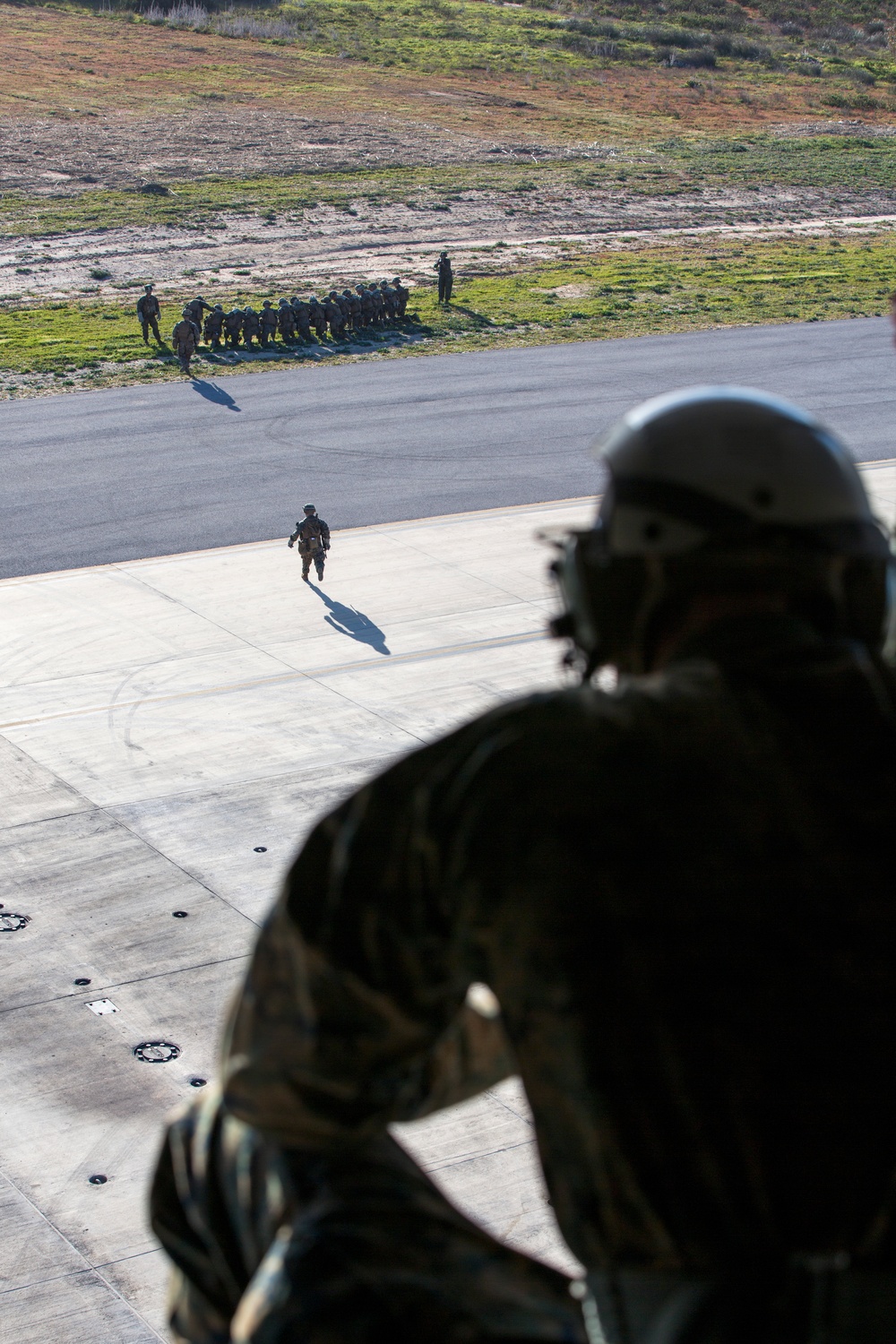 SPMAGTF-CR-AF Marines hone fast rope skills