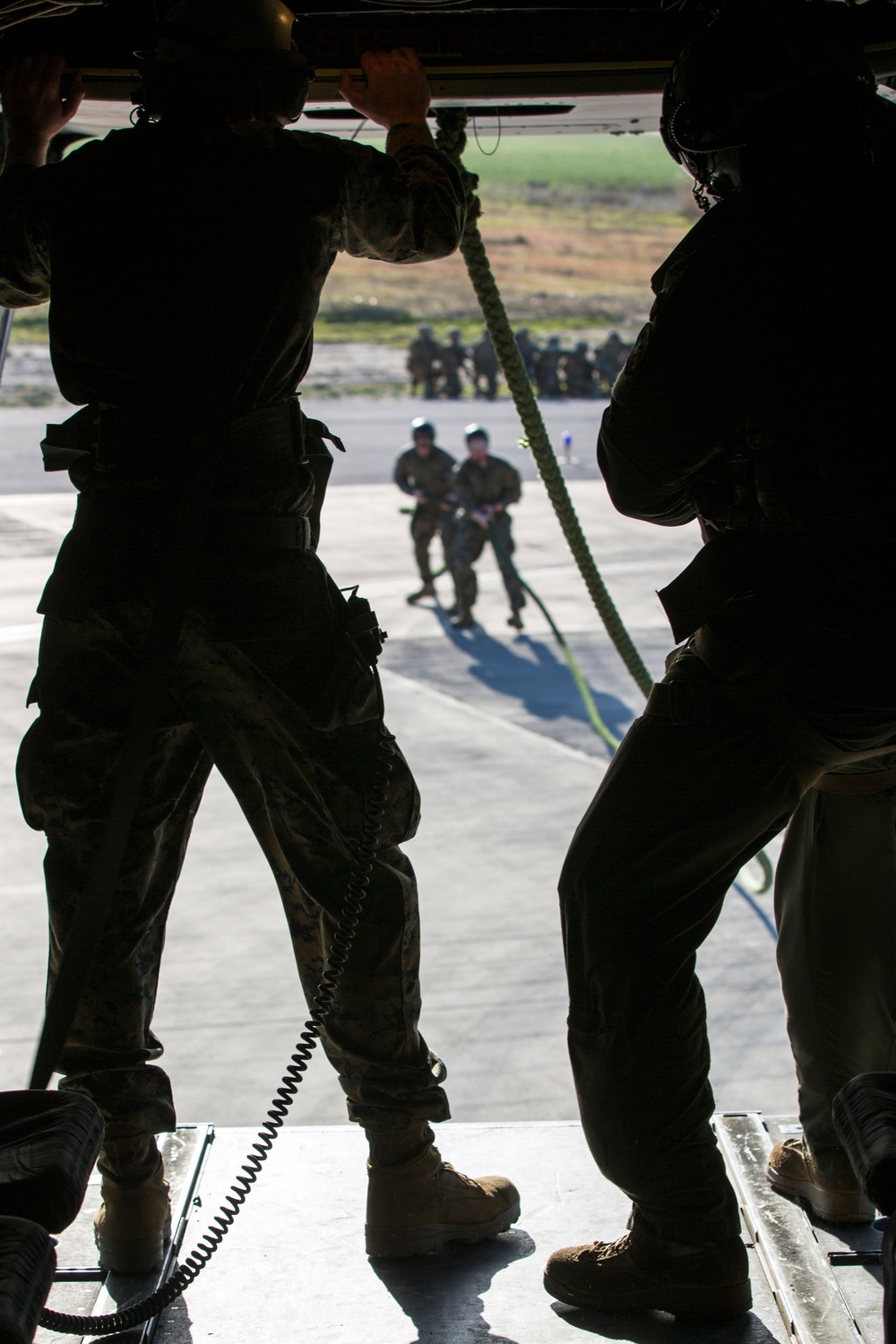 SPMAGTF-CR-AF Marines hone fast rope skills