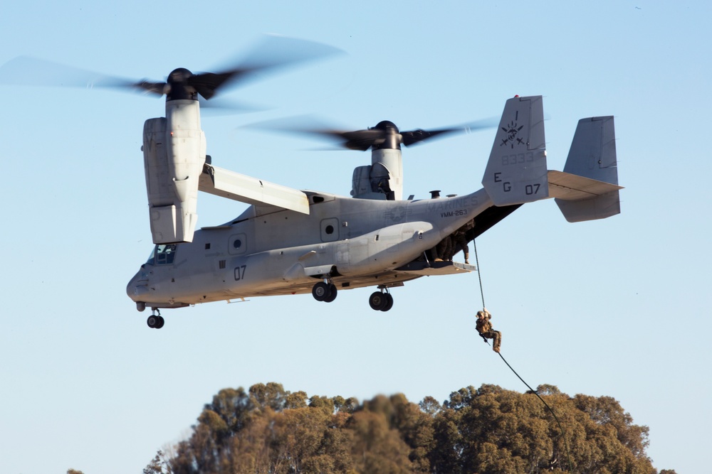 SPMAGTF-CR-AF Marines hone fast rope skills