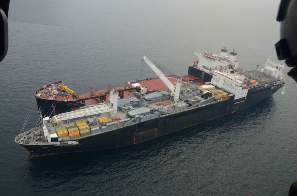 MSC’s USNS Stockham and USNS Montford Point perform 'skin-to-skin' maneuver