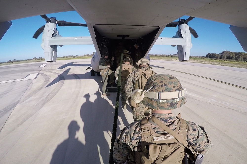 SPMAGTF-CR-AF Marines hone fast rope skills