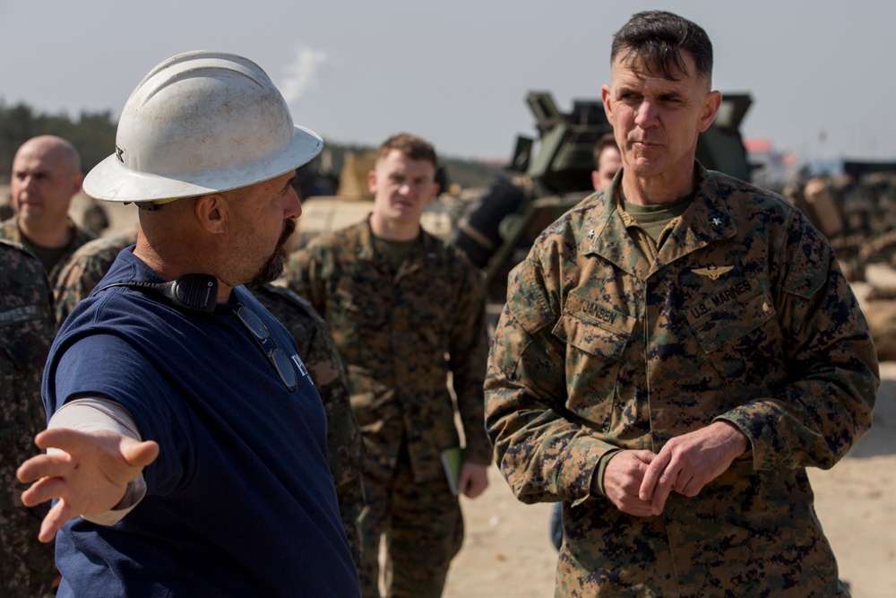 2-mile hose simulates beach refueling during Ssang Yong 16