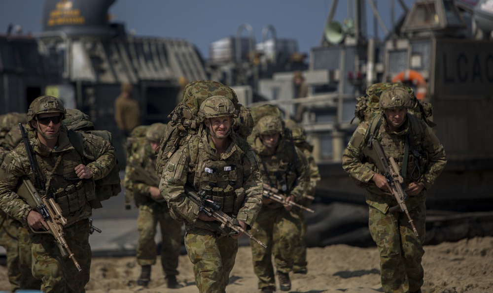 Col. Odom greets foreign forces at Dogu Beach