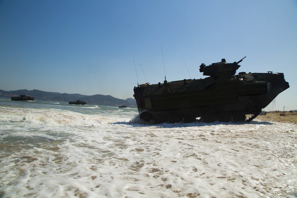 AAV's splash into Ssang Yong 16