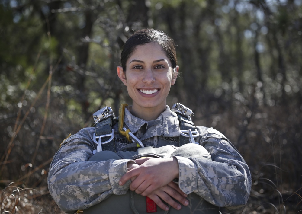 Joint helicopter-borne parachute jumps in NJ