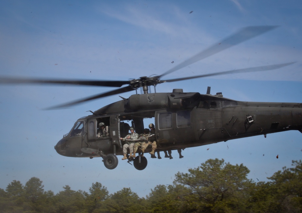 Joint helicopter-borne parachute jumps in NJ