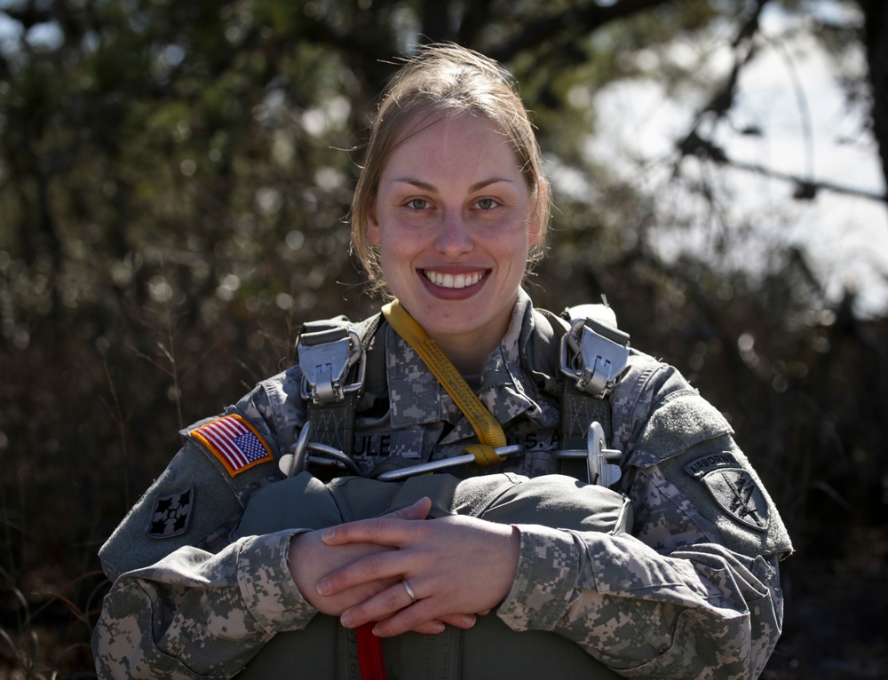 Joint helicopter-borne parachute jumps in NJ